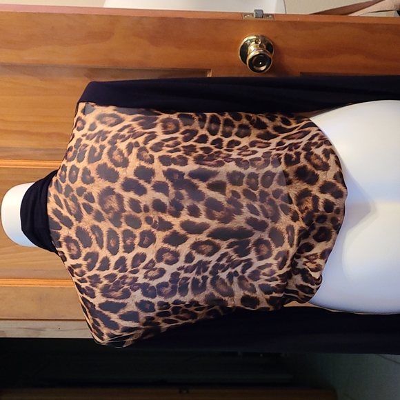 Black Sleeved Leopard Print Shrug - Picture 2 of 5